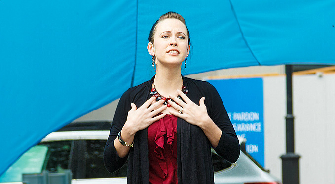 Shannon Jennings performs at the Market Square Farmers Market